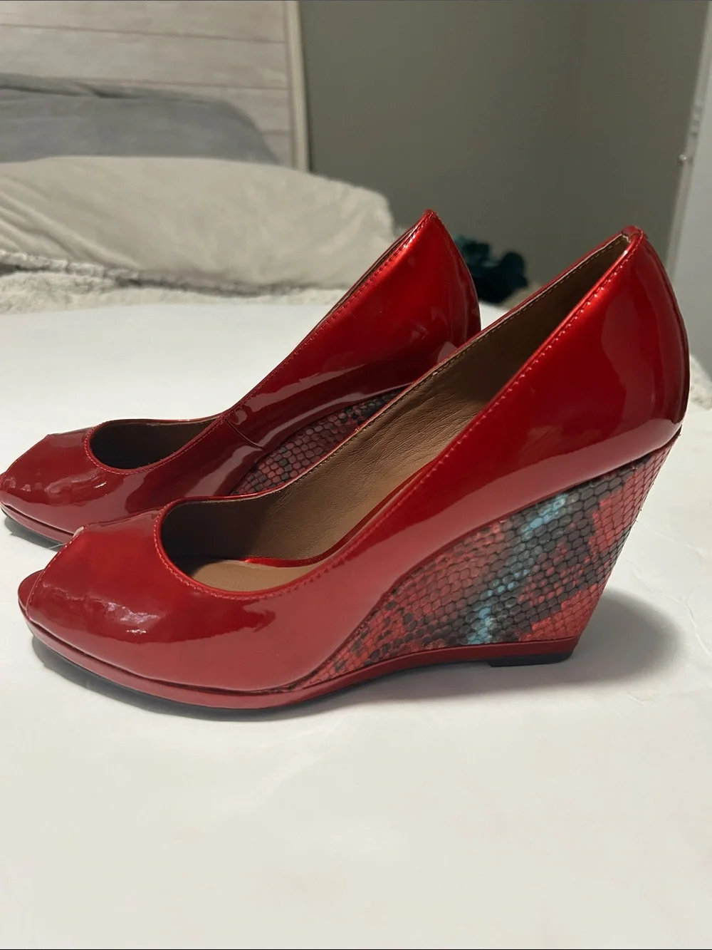 Donald J. Pliner Red Patent Peep-Toe Wedge with Snakeskin-Print Heel size 9.5